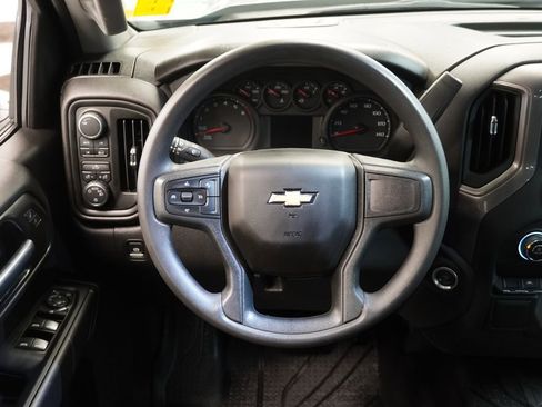 Used 2025 Chevrolet Silverado 1500 Custom image 10