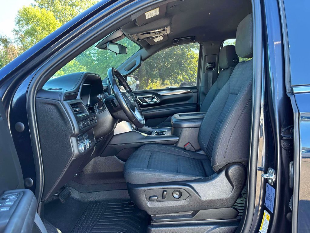 Used 2022 GMC Yukon XL SLE w/ Gmc Pro Safety Plus Package AWD/4WD image 3