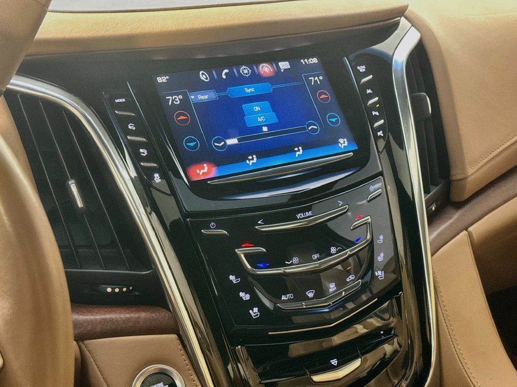 Used 2017 Cadillac Escalade Platinum AWD/4WD image 19