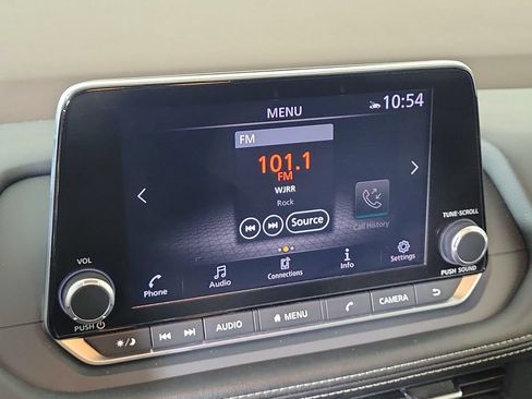 Used 2023 Nissan Rogue SV FWD image 18