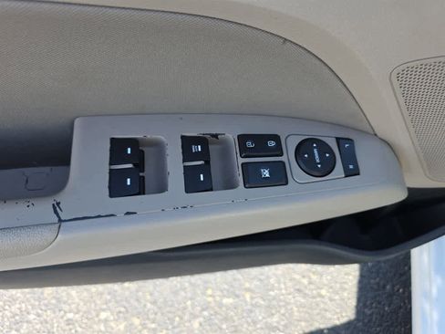 Used 2020 Hyundai Elantra SEL FWD image 17
