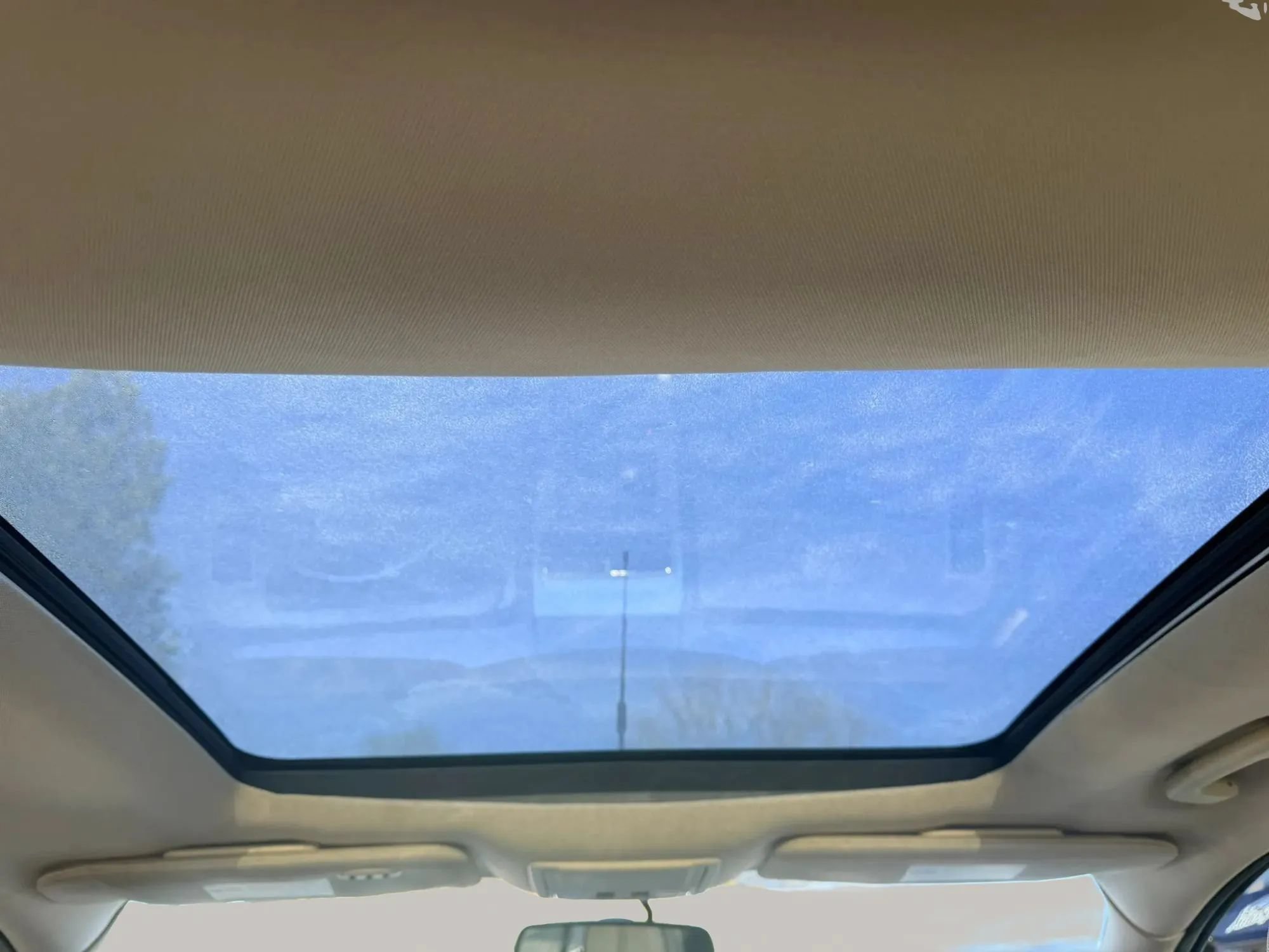 Used 2010 Lincoln MKX AWD image 17