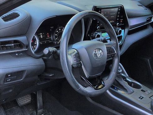Used 2021 Toyota Highlander XSE image 9