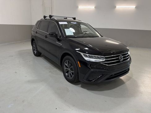 Used 2024 Volkswagen Tiguan SE AWD/4WD image 4