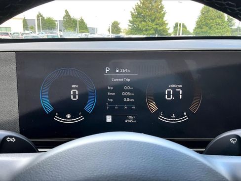 Used 2025 Hyundai Kona SEL FWD image 24