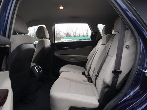 Used 2017 Kia Sorento LX image 29