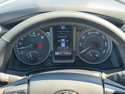 Used 2023 Toyota Tacoma TRD Off-Road w/ Technology Package AWD/4WD image 22
