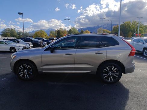 Used 2025 Volvo XC60 B5 Core image 4