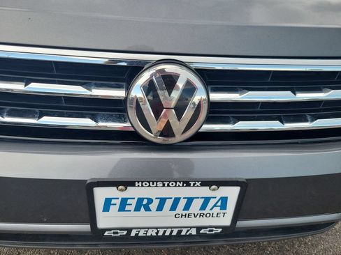 Used 2021 Volkswagen Tiguan SE FWD image 30