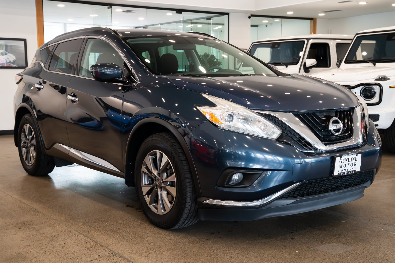 Used 2016 Nissan Murano SV AWD/4WD image 3