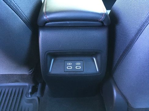 Used 2025 Toyota Corolla SE FWD image 24