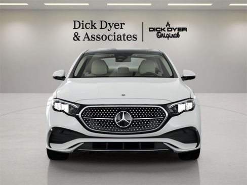 Used 2025 Mercedes-Benz E 350 Sedan image 31