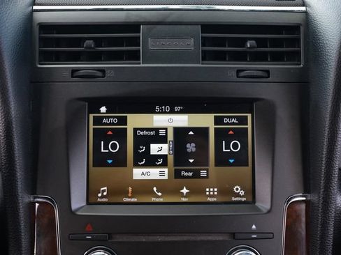 Used 2016 Lincoln Navigator Select RWD image 39