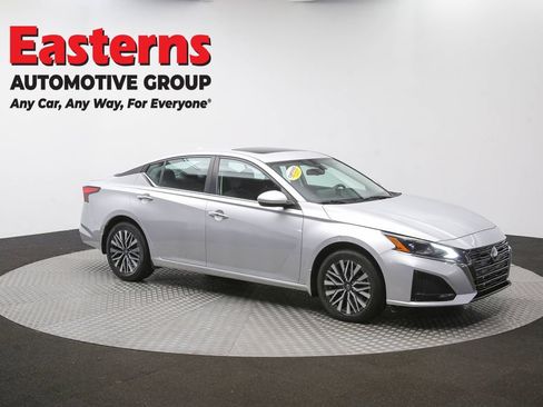 Used 2023 Nissan Altima 2.5 SV w/ SV Premium Package AWD/4WD image 51