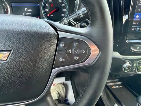 Used 2023 Chevrolet Traverse LT FWD image 27