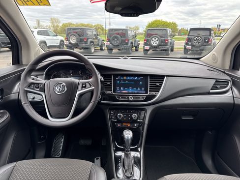 Used 2021 Buick Encore Preferred w/ Safety Package II FWD image 27