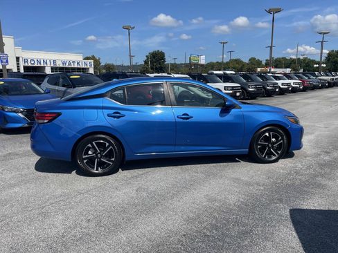 Used 2024 Nissan Sentra SV FWD image 2