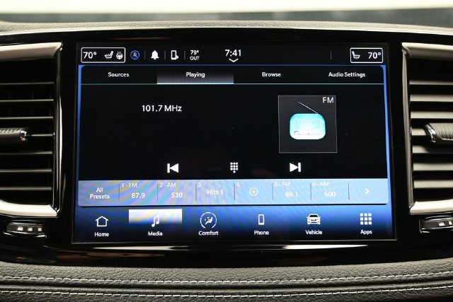 Certified 2022 Chrysler Pacifica Touring-L AWD/4WD image 34
