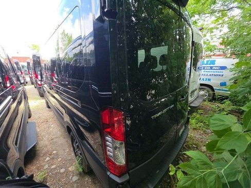 Used 2023 Ford Transit 350 XLT RWD image 3