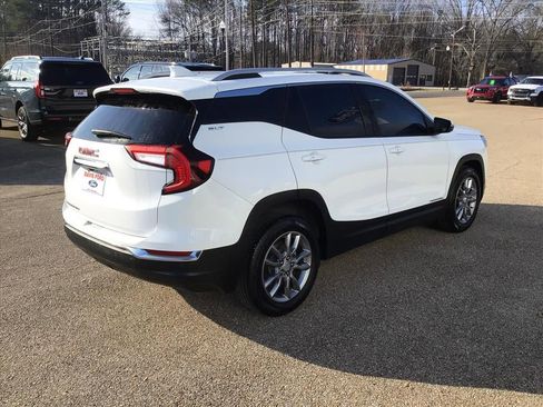 Used 2022 GMC Terrain SLT w/ LPO, Floor Liner Package image 11