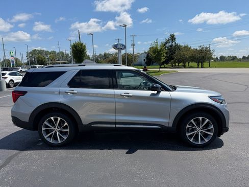 Used 2025 Ford Explorer Platinum w/ Ultimate Package AWD/4WD image 5