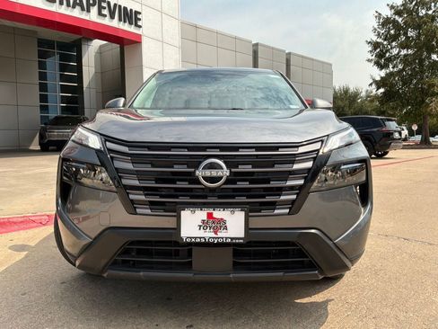 Used 2026 Nissan Rogue SV FWD image 3