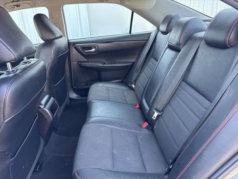 Used 2016 Toyota Camry SE image 28
