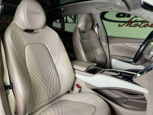 Used 2021 Aston Martin DBX image 17
