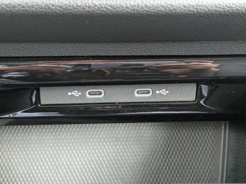 Certified 2023 Volkswagen GTI SE w/ Black Wheel Package FWD image 31
