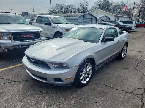 Used 2010 Ford Mustang Coupe image 1
