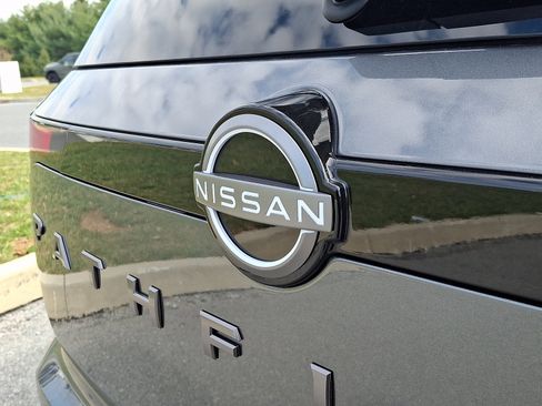 New 2026 Nissan Pathfinder SV image 12