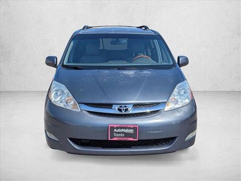 Used 2009 Toyota Sienna XLE Limited FWD image 2