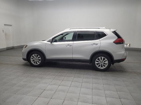 Used 2017 Nissan Rogue SV image 3