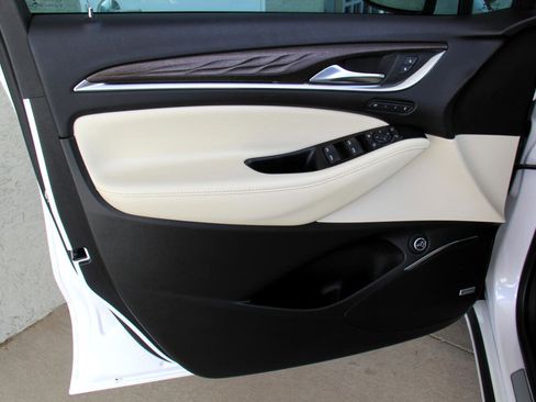 Used 2023 Buick Enclave Avenir w/ Avenir Technology Package image 23