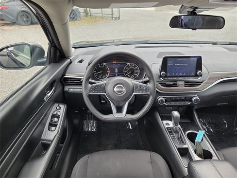 Used 2024 Nissan Altima 2.5 SV image 24