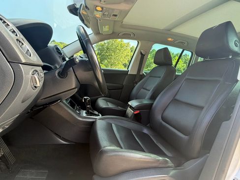 Used 2017 Volkswagen Tiguan Wolfsburg Edition FWD image 14