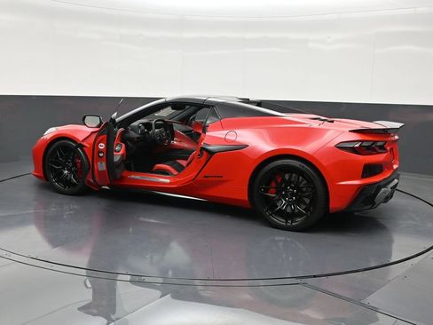 Used 2025 Chevrolet Corvette Z06 w/ Stealth Interior Trim Package image 33