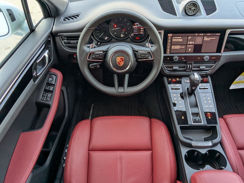 New 2026 Porsche Macan image 15
