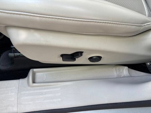 Used 2021 Chrysler Voyager Lxi FWD image 28