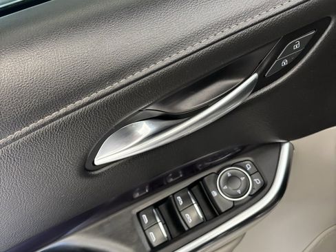 Certified 2022 Cadillac XT4 Luxury image 9