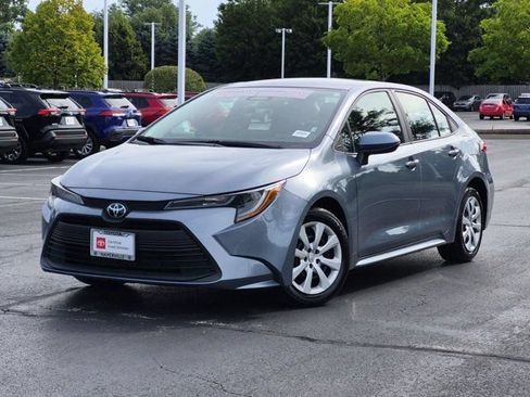 Certified 2025 Toyota Corolla LE FWD image 2