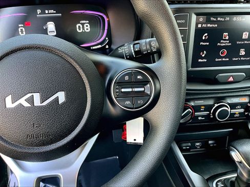 Certified 2025 Kia Soul LX w/ LX Technology Package FWD image 12