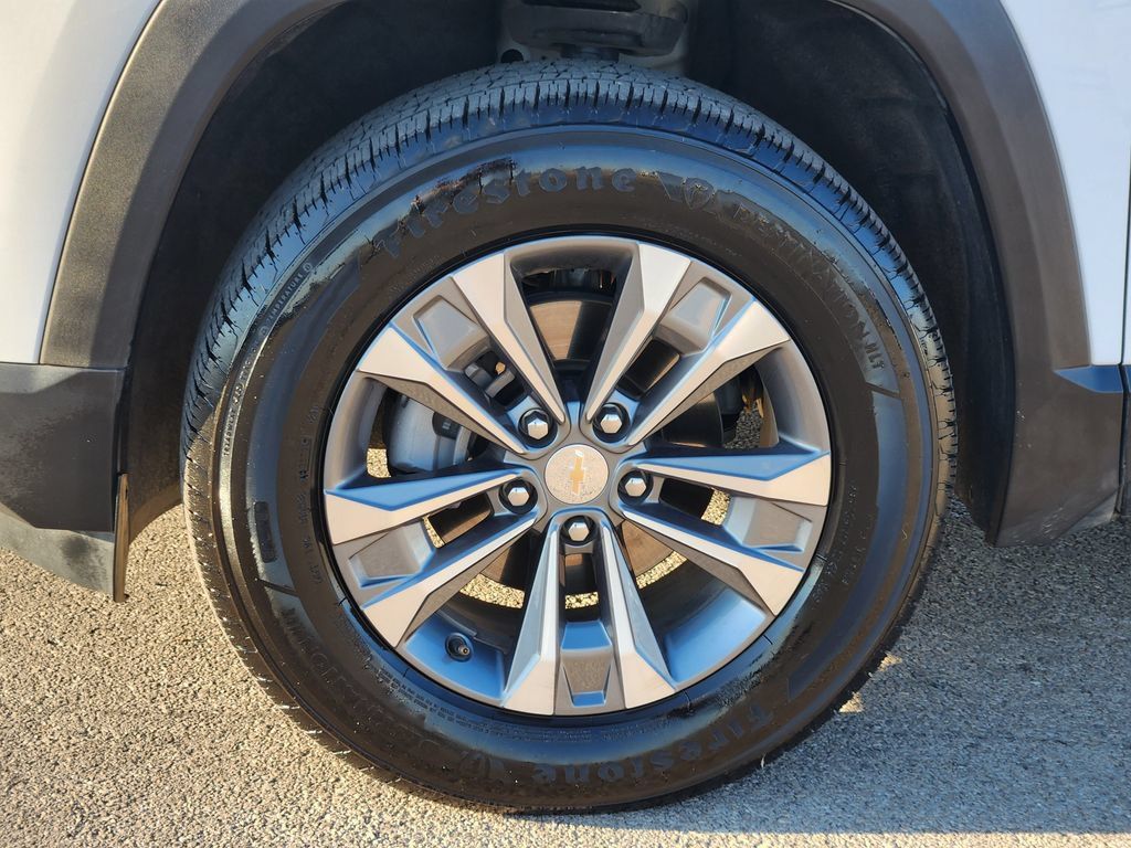 Certified 2026 Chevrolet Equinox LT FWD image 10