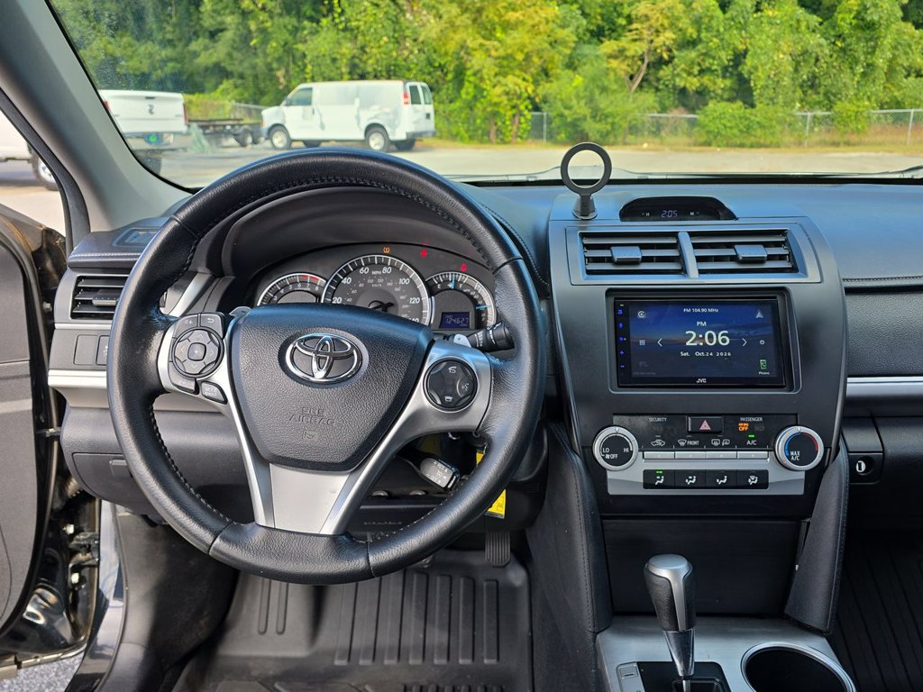 Used 2012 Toyota Camry SE FWD image 18