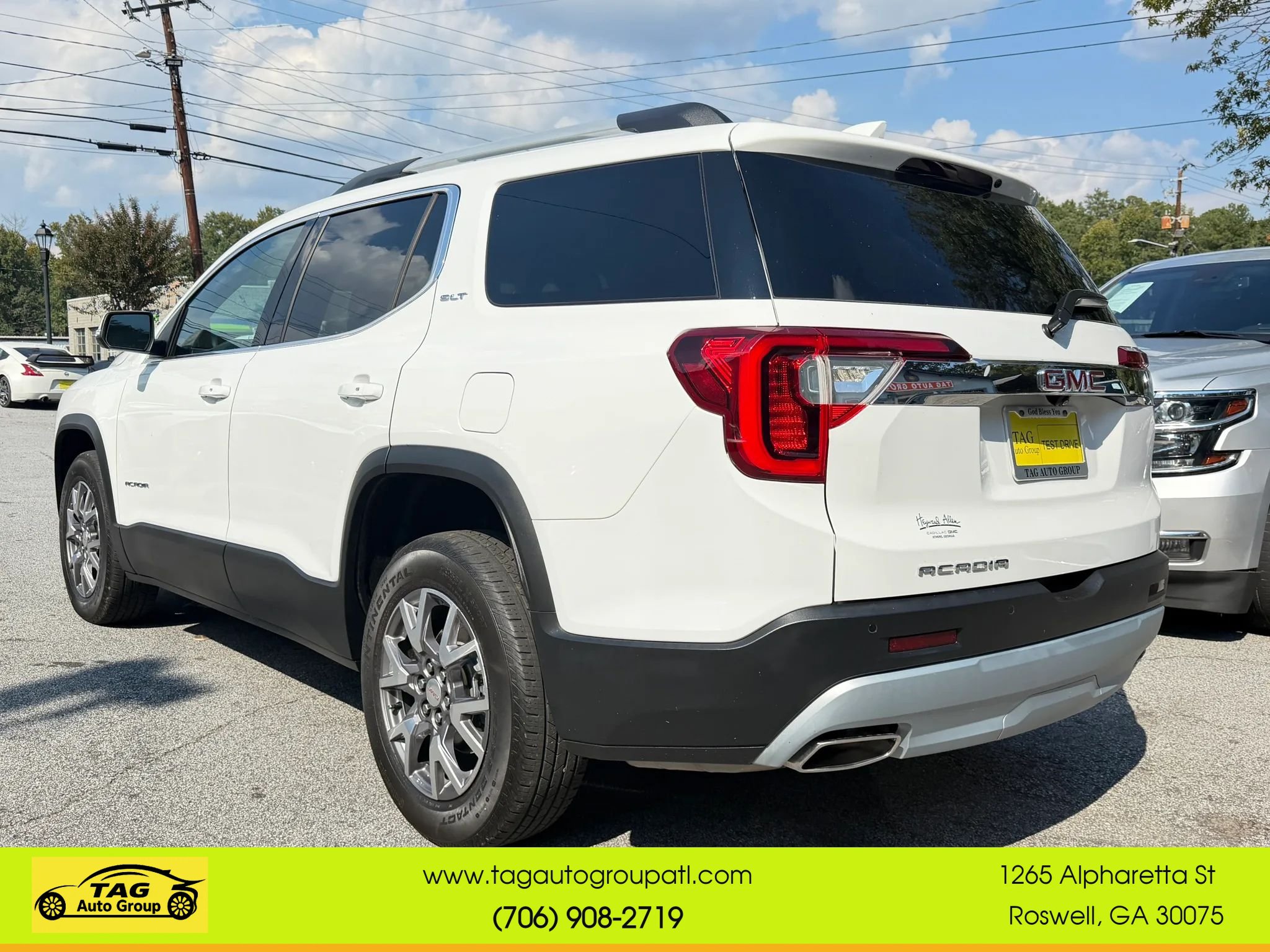 Used 2020 GMC Acadia SLT w/ Driver Alert Package II FWD image 4
