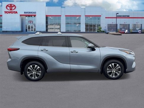 Certified 2022 Toyota Highlander XLE image 3