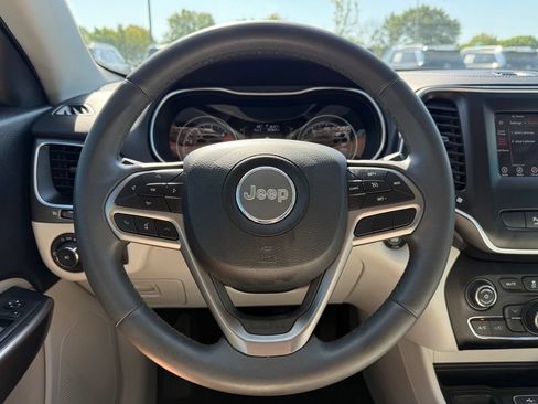 Used 2020 Jeep Cherokee Latitude Plus FWD image 14