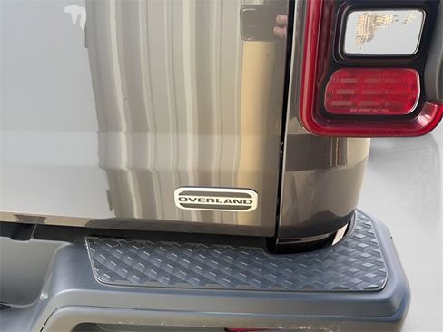 Used 2020 Jeep Gladiator Overland w/ LED Lighting Group image 7