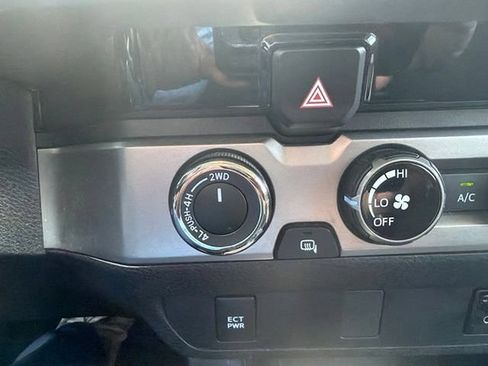 Used 2017 Toyota Tacoma SR5 w/ Tow Package AWD/4WD image 17