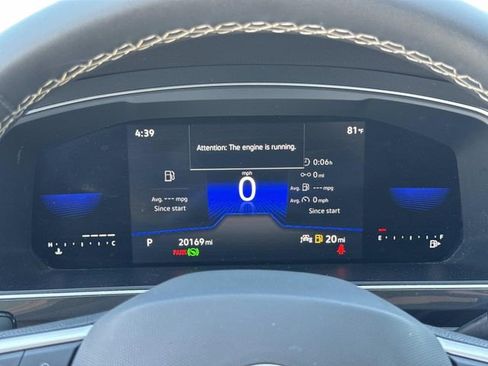 Used 2023 Volkswagen Tiguan SE w/ Panoramic Sunroof Package image 17